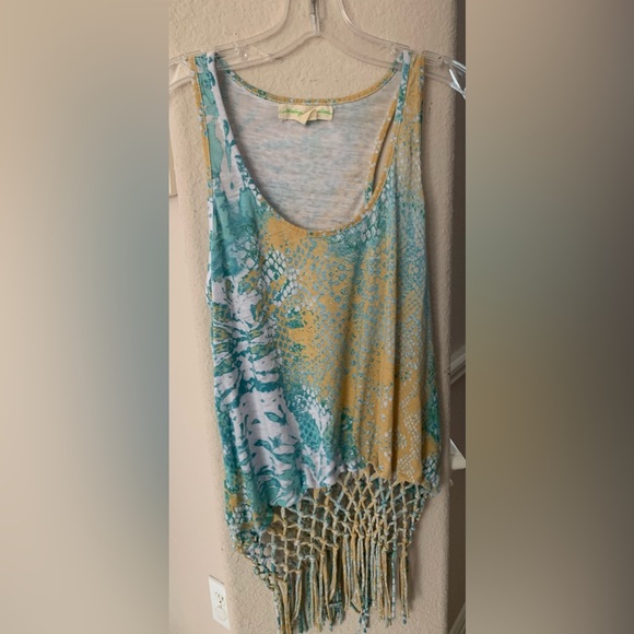 3 Medium tops. Good condition. (T5) - Picture 3 of 6